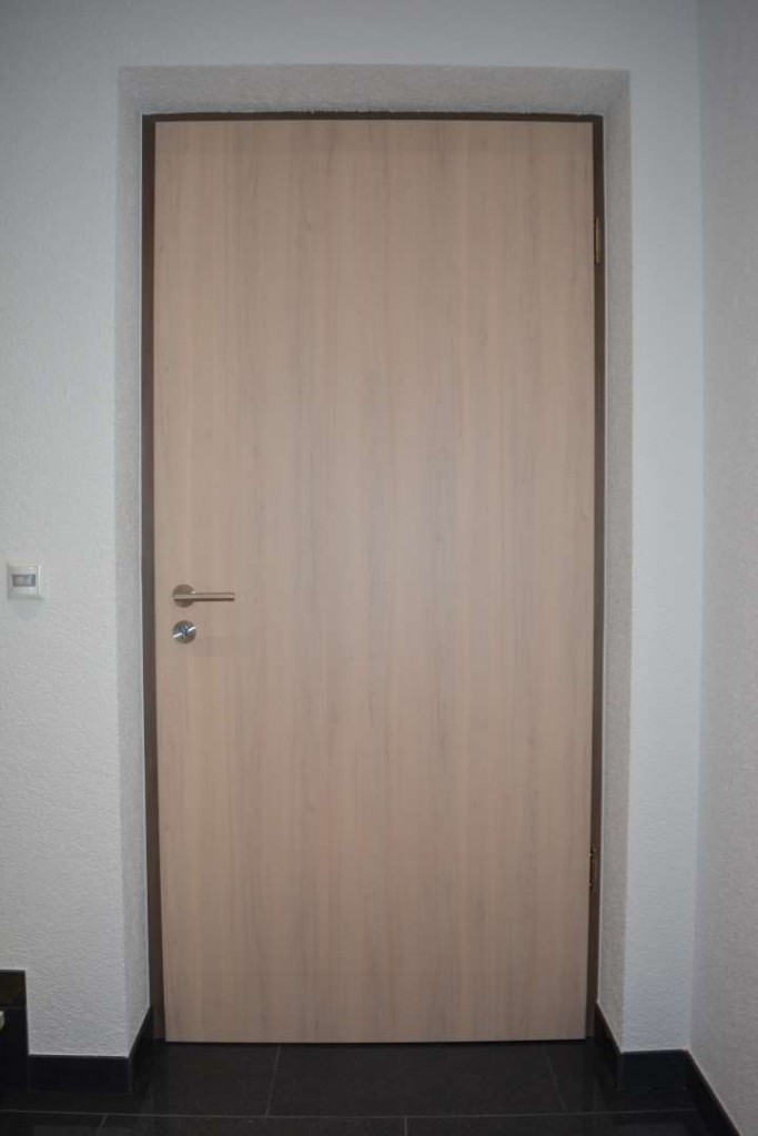 Tür in Cepal Ahorn/Nussbaum